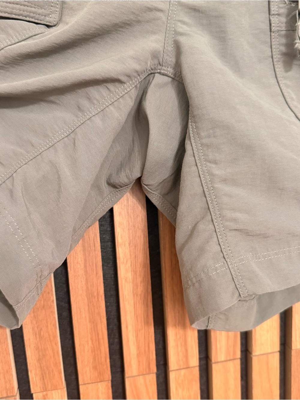 The North Face Women's Olive Khaki Cargo Shorts Medium - Picture 3 of 7